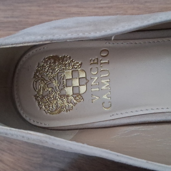 Vince Camuto Becarda Pointed Toe Loafer Taupe Size 8.5 - Picture 2 of 7